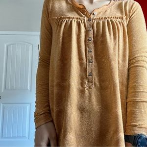 altar’d state henley with ruffle trim